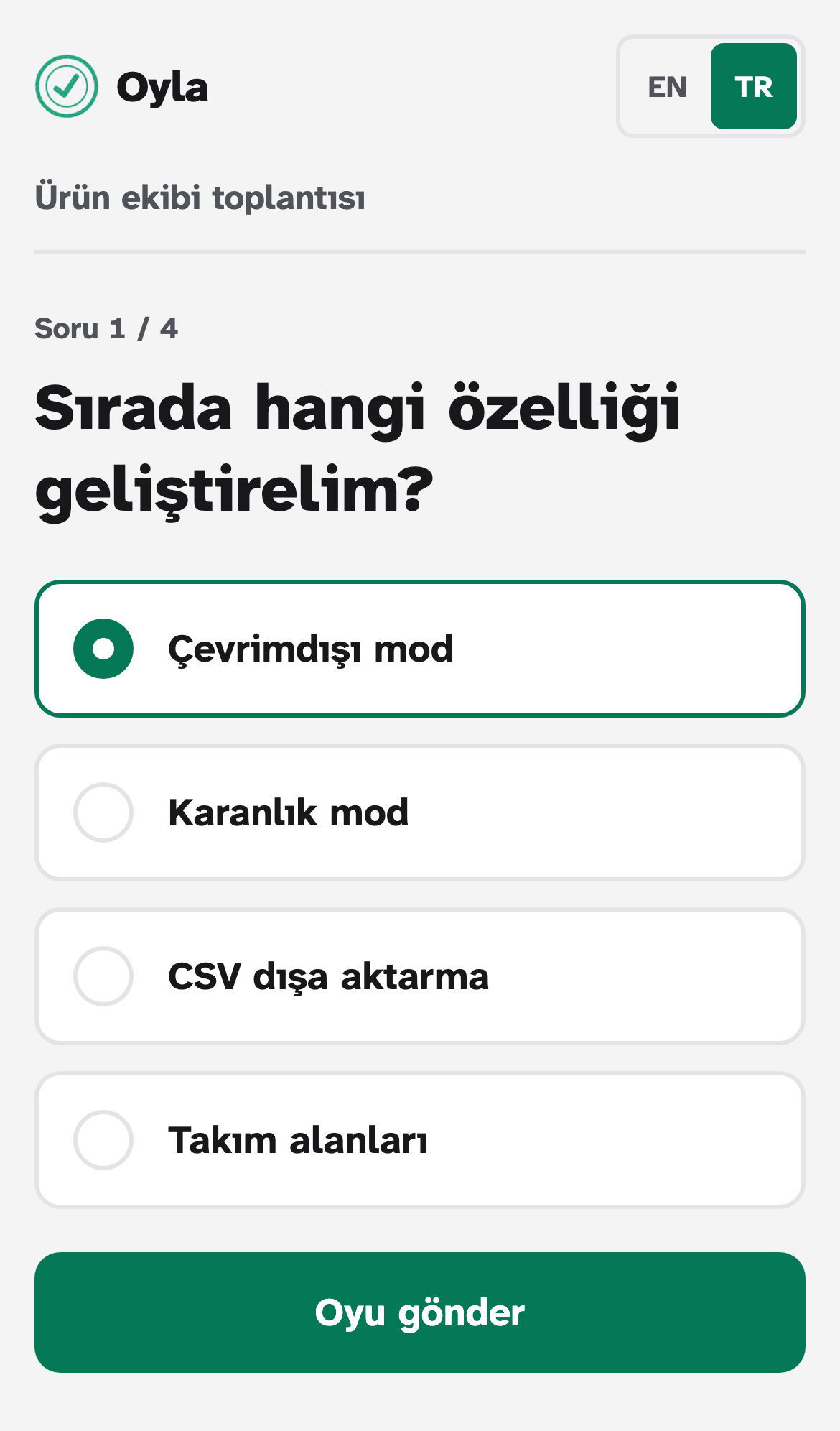 Aynı soruyu dört seçenek ve Oyu gönder düğmesiyle gösteren bir telefon